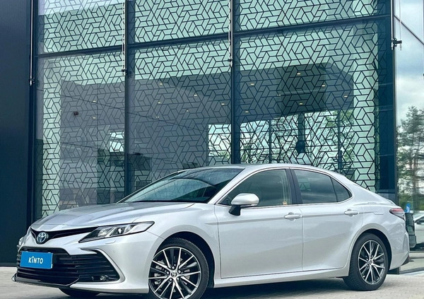 Toyota Camry cena 169900 przebieg: 6600, rok produkcji 2023 z Sulejówek małe 497